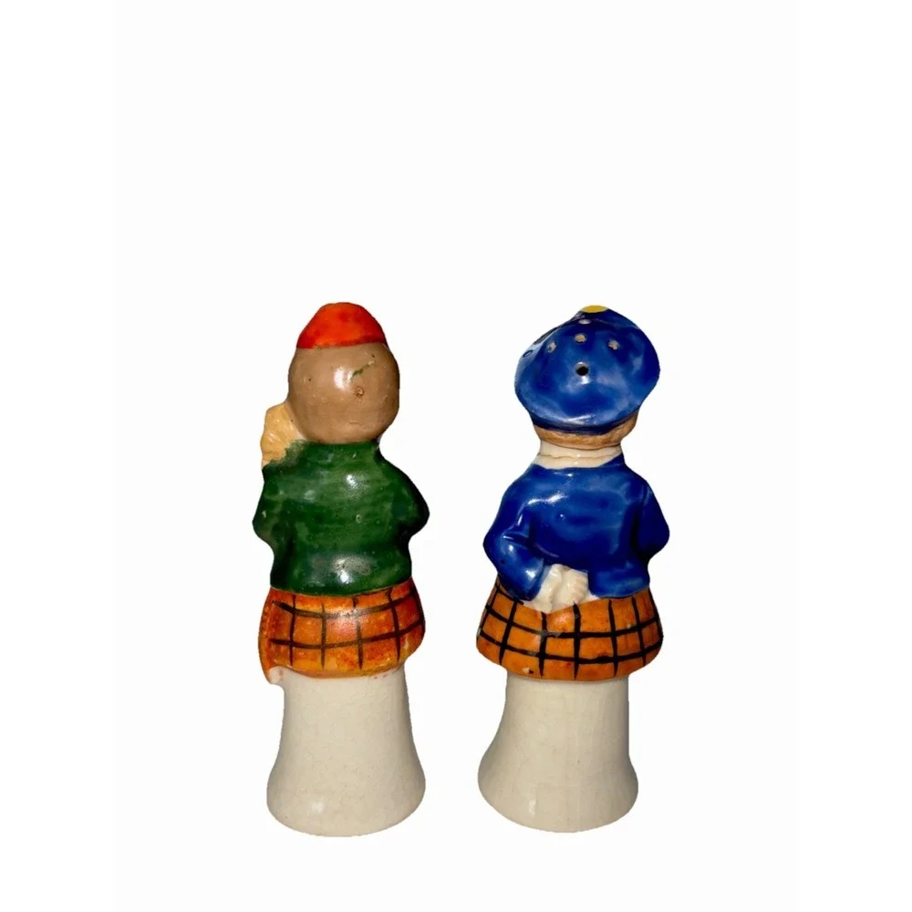Vtg SCOTTISH COUPLE w Bagpipes & Basket Porcelain Salt & Pepper Shaker Set Japan